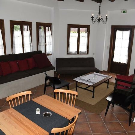 Karpofora Traditional Guesthouse มิลี ภายนอก รูปภาพ