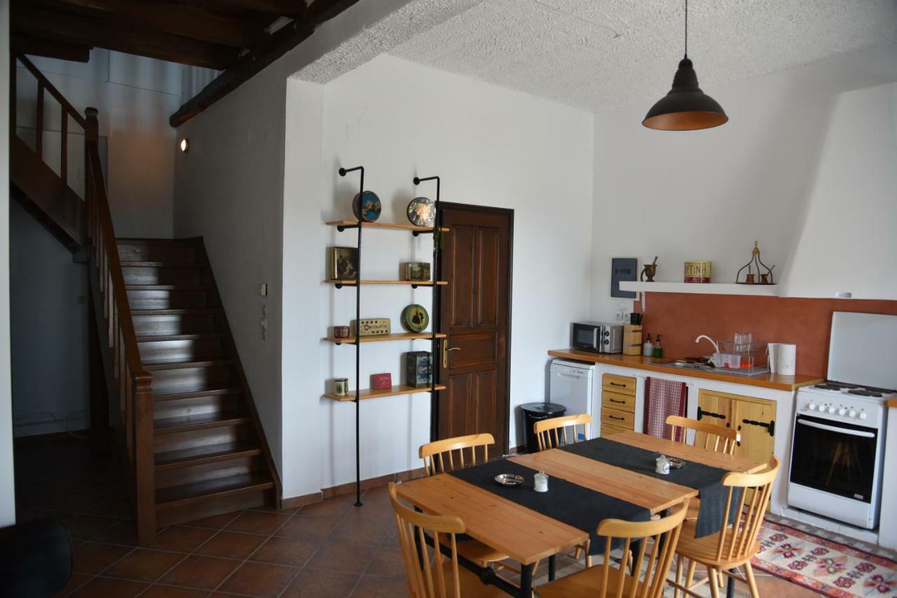 Karpofora Traditional Guesthouse มิลี ภายนอก รูปภาพ