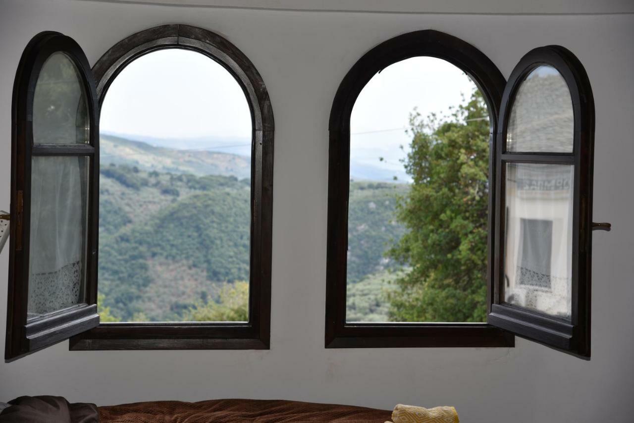 Karpofora Traditional Guesthouse มิลี ภายนอก รูปภาพ